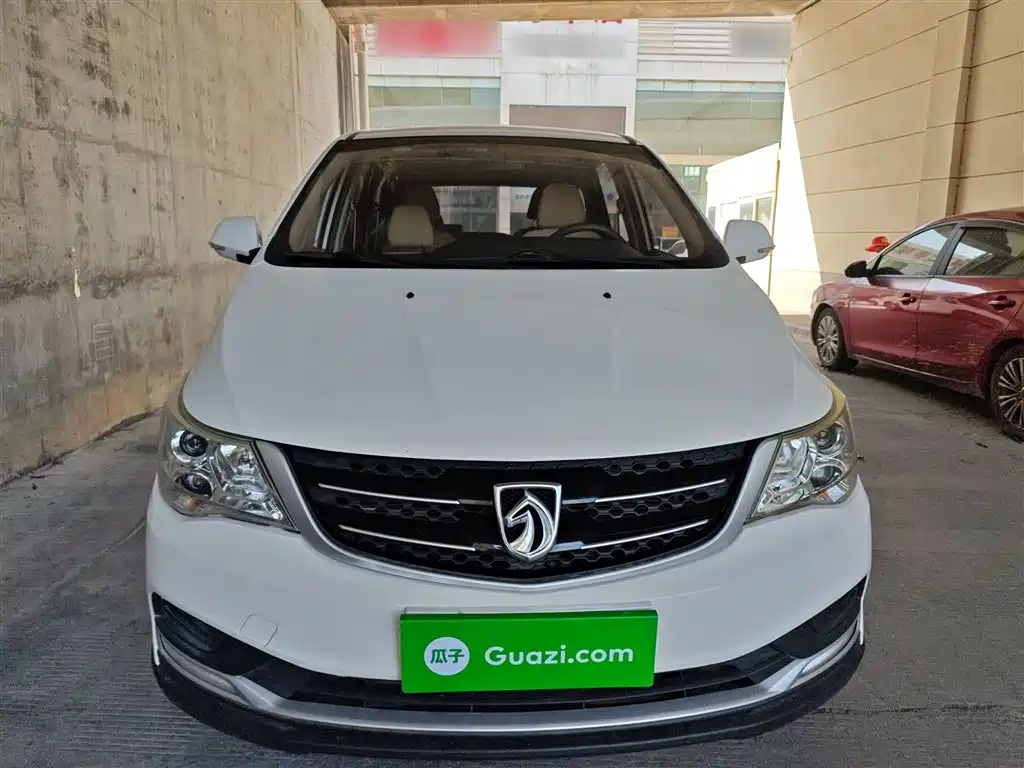 Baojun 730 2016 1.5L manual value model 7 seats National V купить на сайте DeffCars
