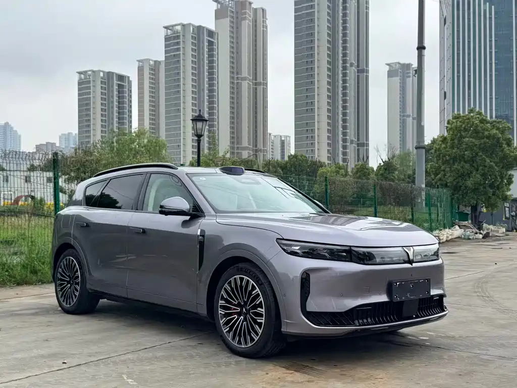 Lantu FREE 2025 FREE+ four-wheel drive Qiankun version купить на сайте DeffCars