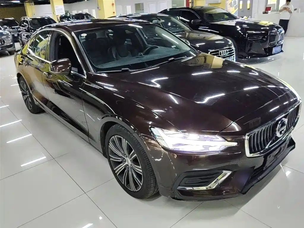 Volvo S60 2020 T4 Zhiyuan Luxury Edition купить на сайте DeffCars