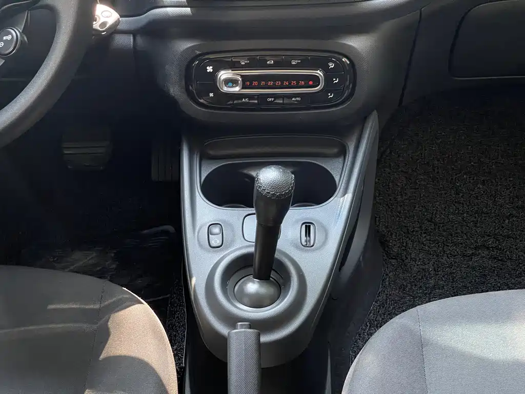 smart forfour 2018 1.0L 52kW smart version купить на сайте DeffCars