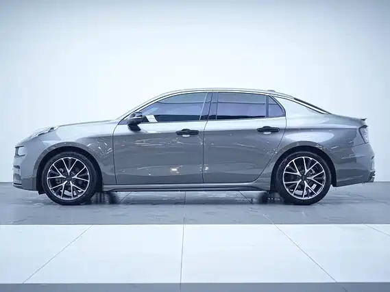 Lynk & Co 03 2021 1.5TD DCT Champion Edition купить на сайте DeffCars