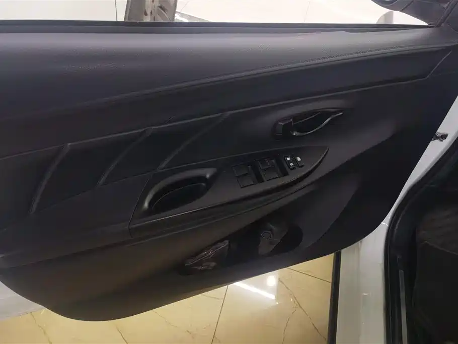 YARiS L Zhixuan 2022 model Zhixuan X 1.5L CVT leading PLUS version купить на сайте DeffCars