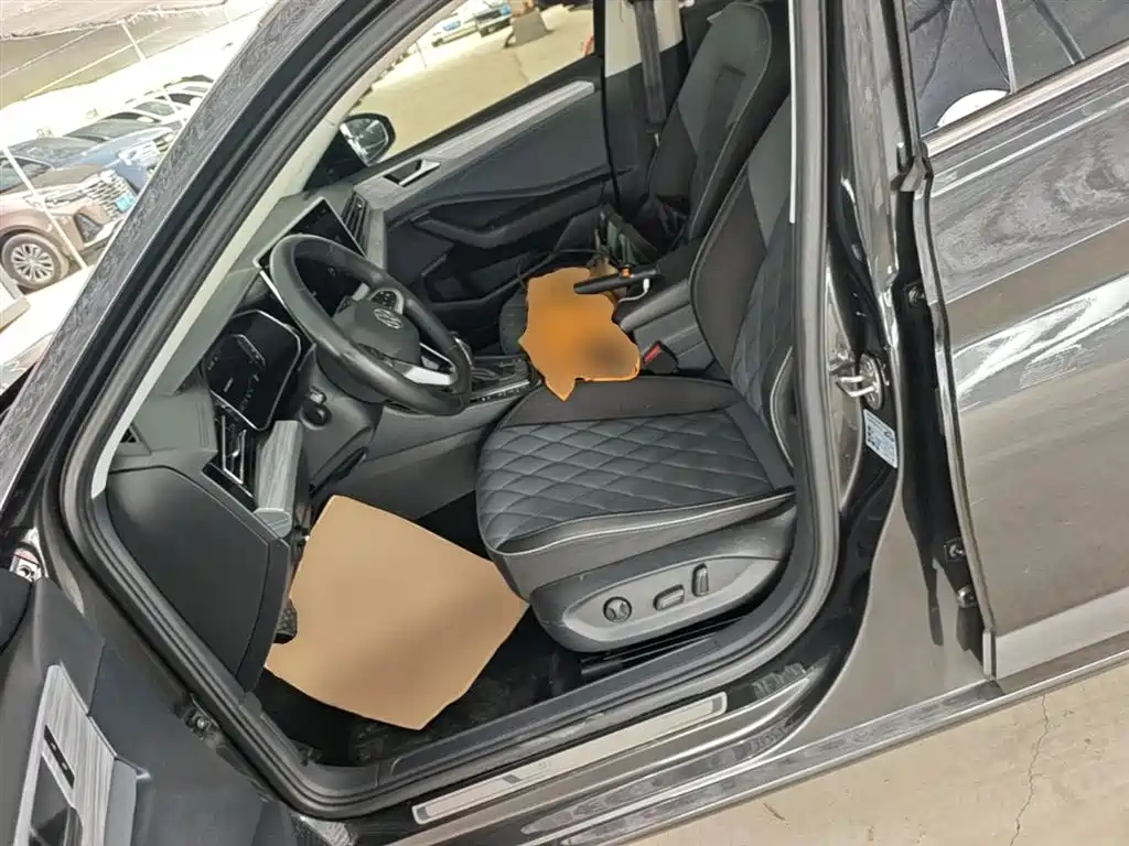 Sagitar 2023 300TSI DSG Excellence Edition купить на сайте DeffCars