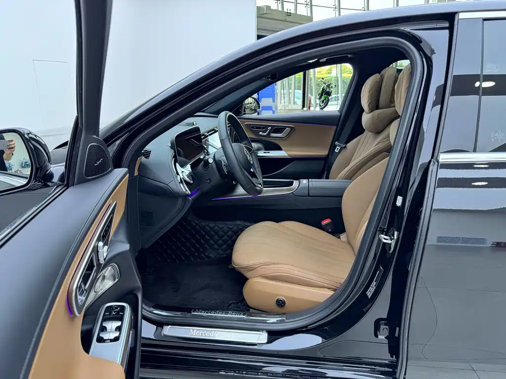 Mercedes-Benz E-Class 2024 E 300 L Luxury Model купить на сайте DeffCars