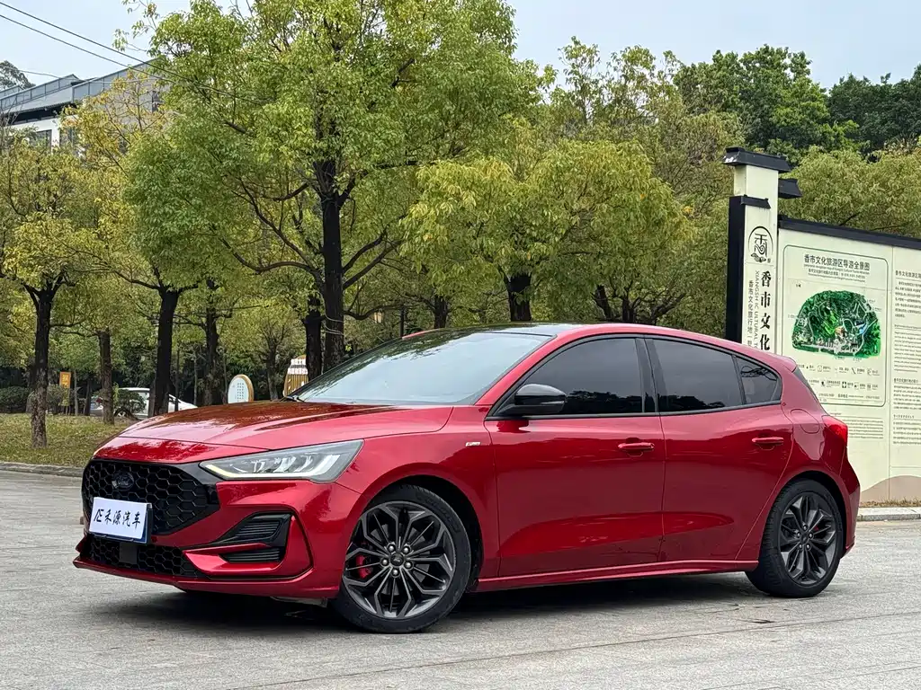 Focus 2022 Hatchback EcoBoost 180 Automatic ST Line купить на сайте DeffCars