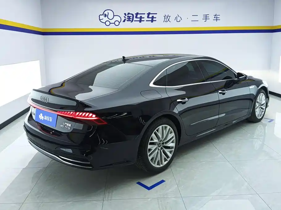 Audi A7L 2024 45TFSI S-line Dream Building Liquid Crystal Package купить на сайте DeffCars