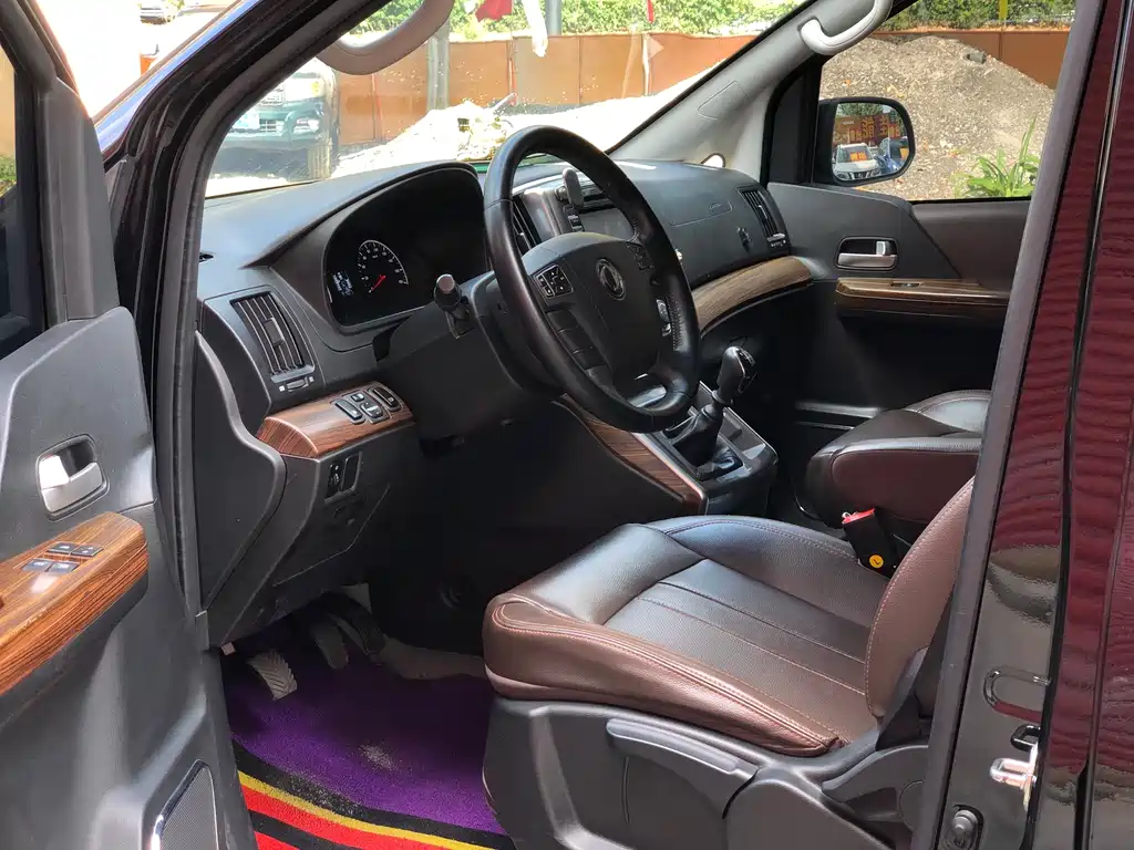 Lingzhi PLUS 2021 2.0L manual luxury model 7 seats купить на сайте DeffCars