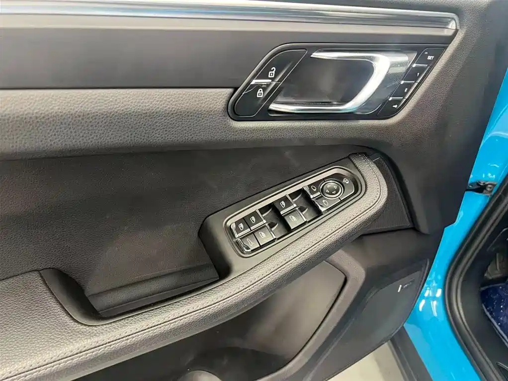 Macan 2022 Macan 2.0T купить на сайте DeffCars