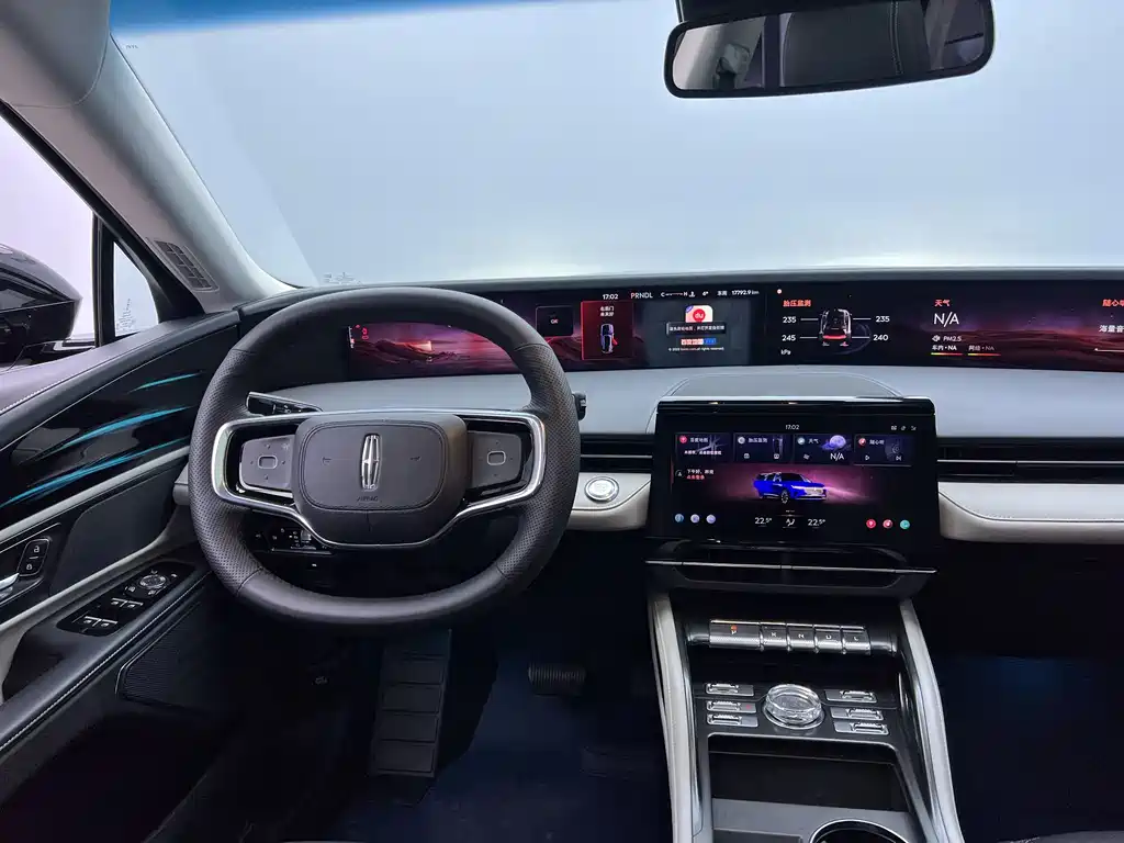 Voyager 2025 2.0T four-wheel drive Zunyi hybrid version купить на сайте DeffCars