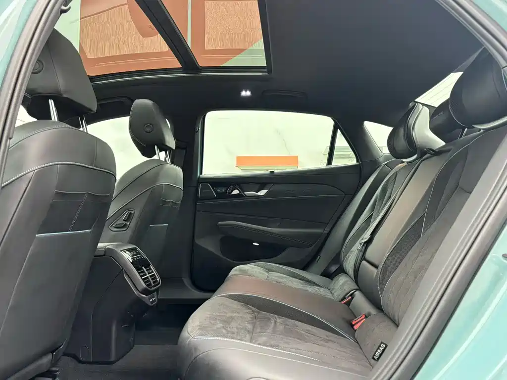 Passat 2025 Pro 380TSI Star Dragon Edition купить на сайте DeffCars