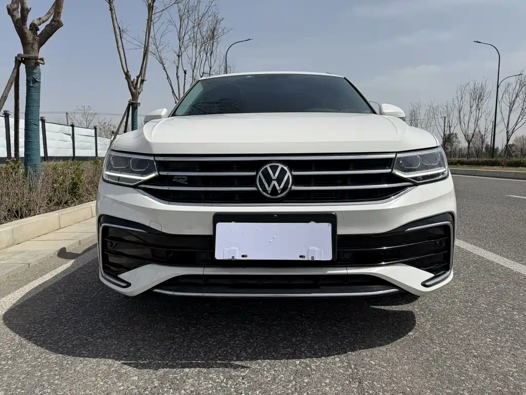 Tiguan L 2022 330TSI automatic two-wheel drive R-Line version купить на сайте DeffCars