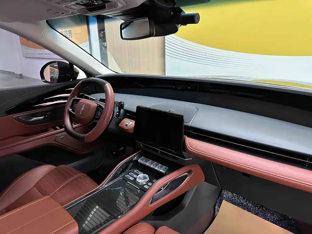 Voyager 2025 2.0T four-wheel drive Zunrui version купить на сайте DeffCars