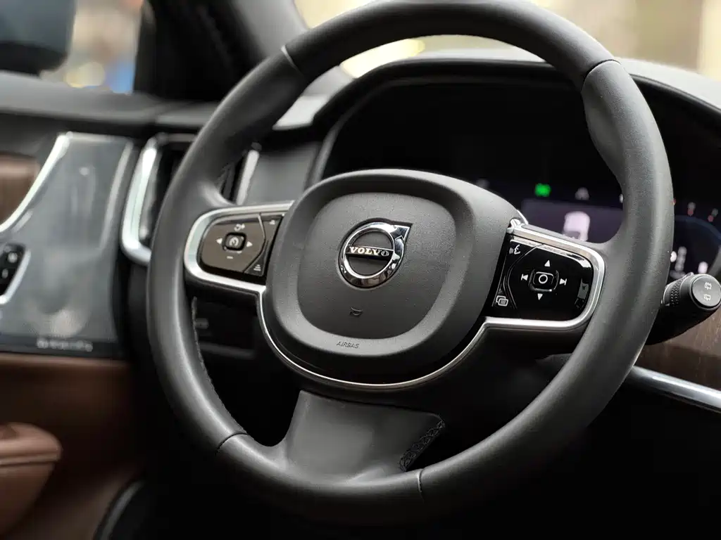 Volvo V90 2023 Cross Country B5 AWD Smart Edition купить на сайте DeffCars