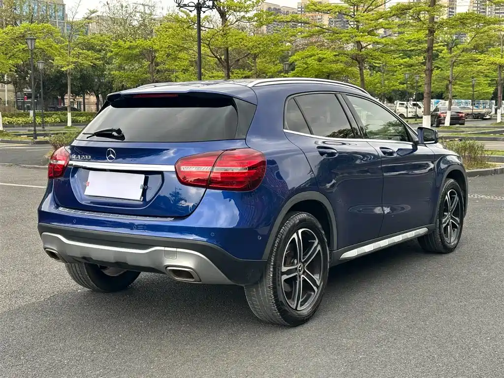 Mercedes-Benz GLA 2018 GLA 200 Fashion Model купить на сайте DeffCars