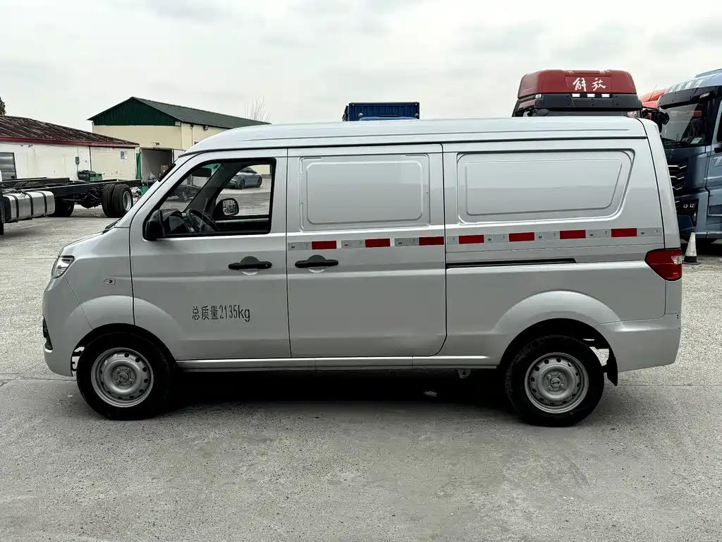 Hiace X30 2024 1.5L wealth van 2/5 seats front air conditioner купить на сайте DeffCars