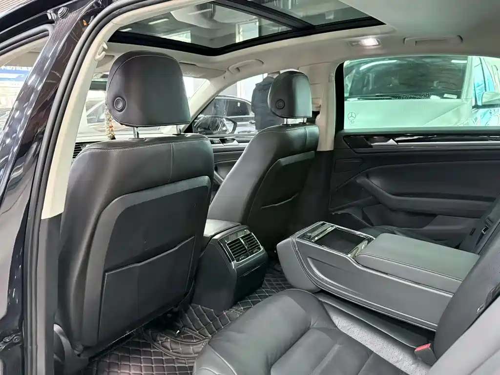 Huiang 2018 facelift 380TSI two-wheel drive business version купить на сайте DeffCars