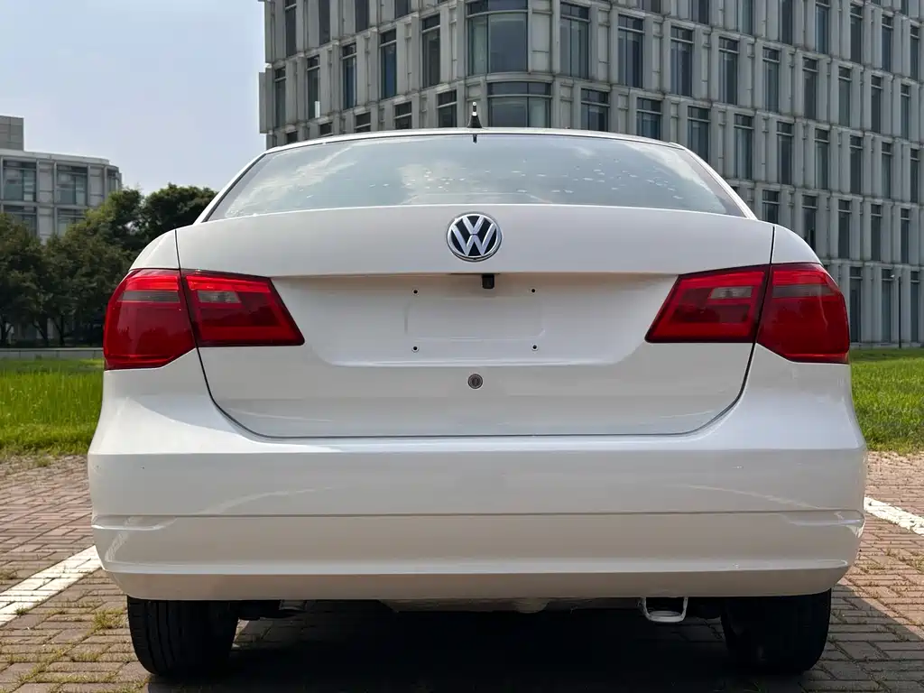 Jetta 2013 1.6L manual comfort model купить на сайте DeffCars