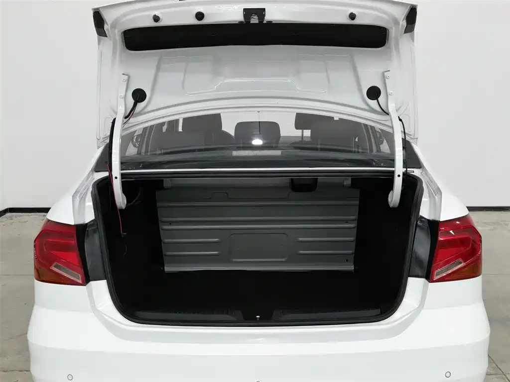 Jetta 2019 Dream Edition 1.4L Manual Fashion купить на сайте DeffCars