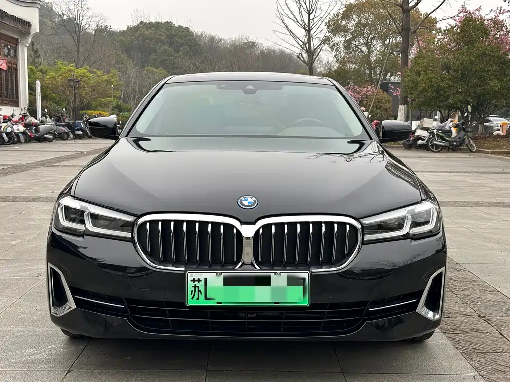 BMW 5 Series New Energy 2022 Model 535Le Luxury Package купить на сайте DeffCars
