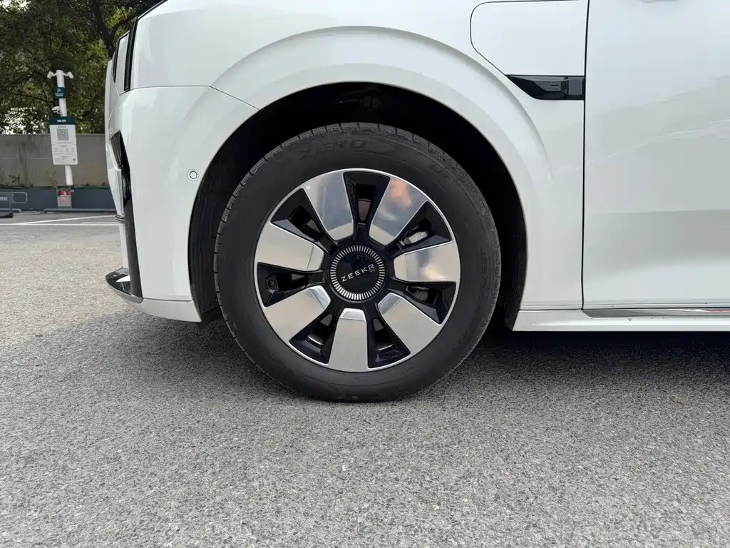 Jikrypton 009 2024 six-seat executive version four-wheel drive 108kWh купить на сайте DeffCars