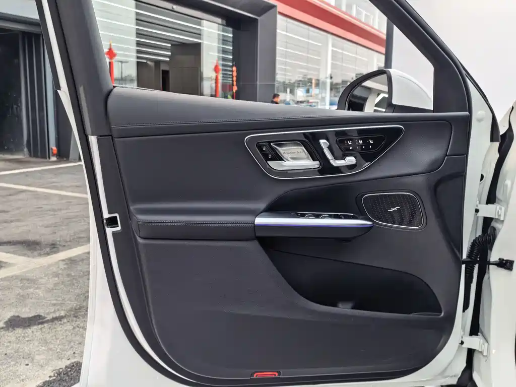 Mercedes-Benz GLC 2024 facelift GLC 260 L 4MATIC luxury model 5 seats купить на сайте DeffCars