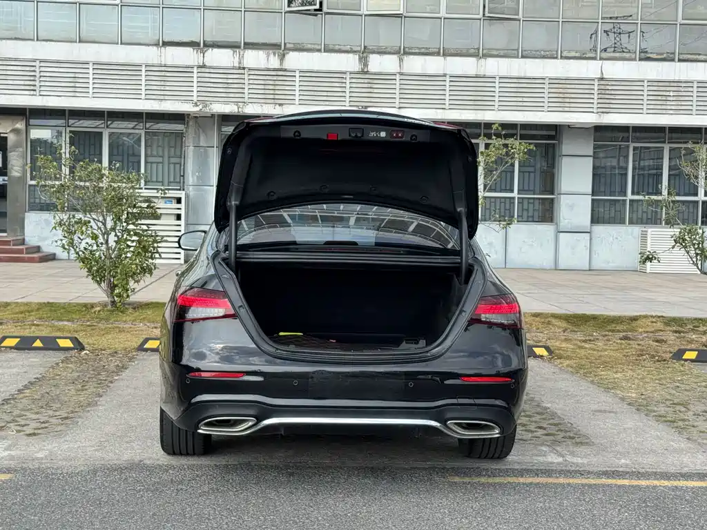 Mercedes-Benz E-Class 2022 E 300 L Sports Luxury купить на сайте DeffCars