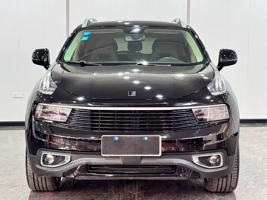 Lynk & Co 01 2017 2.0T two-wheel drive Pro version купить на сайте DeffCars