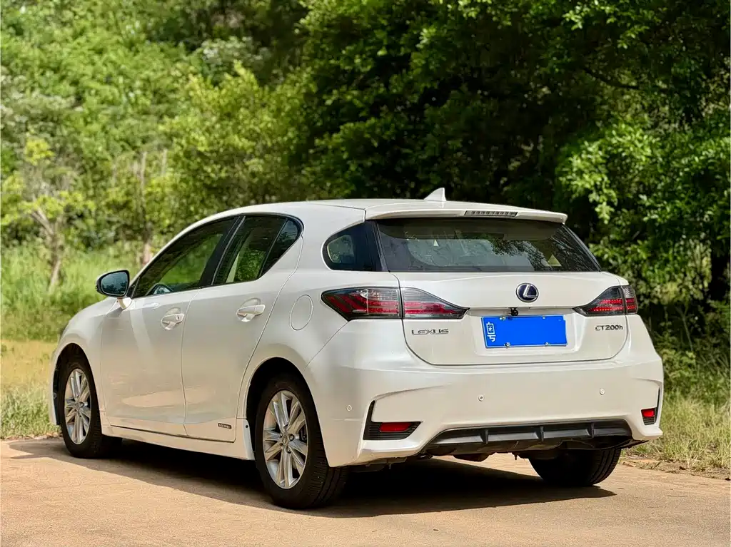 Lexus CT 2014 CT200h Elite Edition Monochrome купить на сайте DeffCars