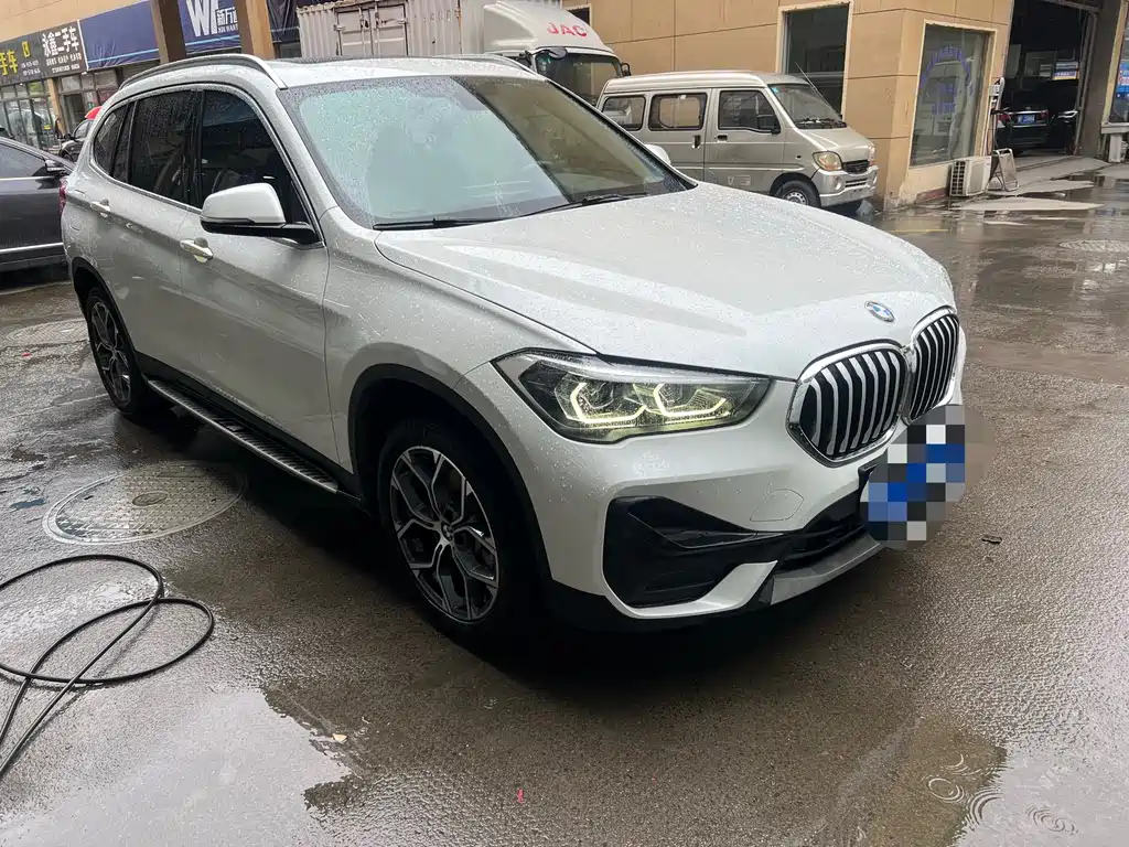 BMW X1 2021 sDrive25Li Leading Model купить на сайте DeffCars