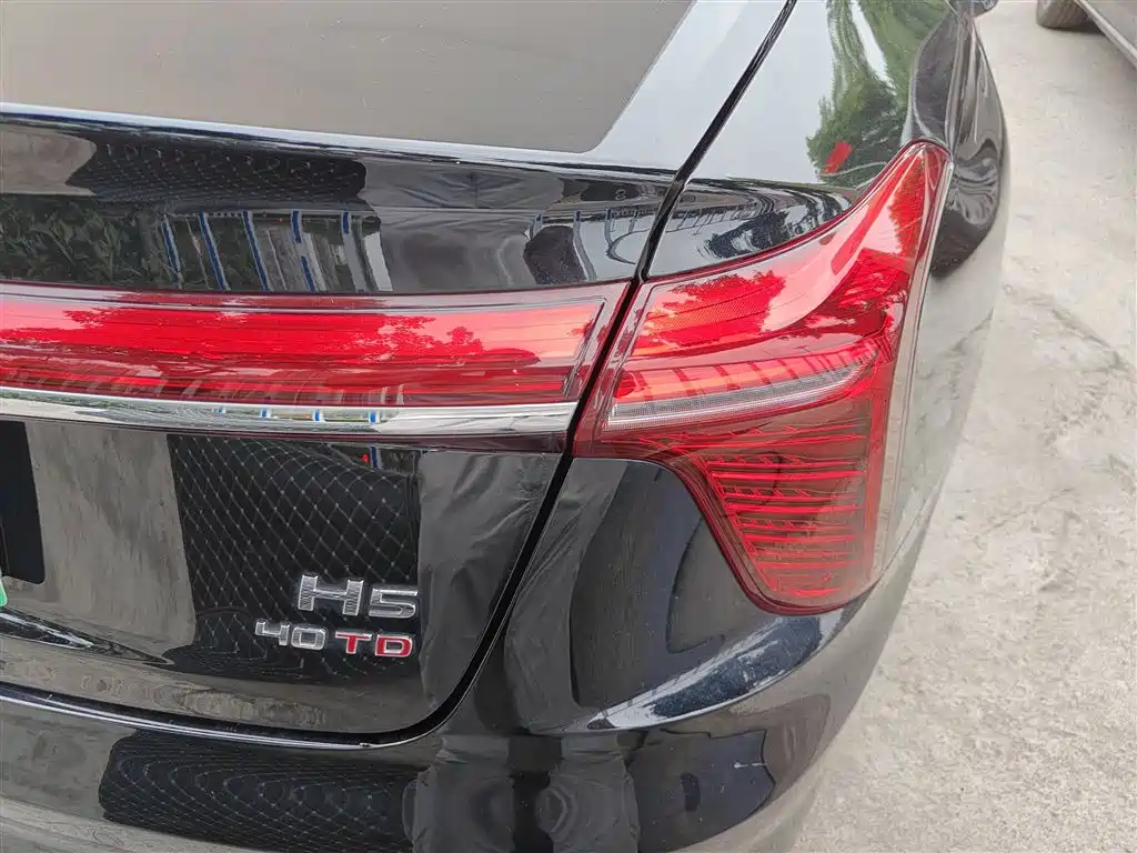 Hongqi H5 2024 2.0T Automatic Zhilianqichang Edition купить на сайте DeffCars