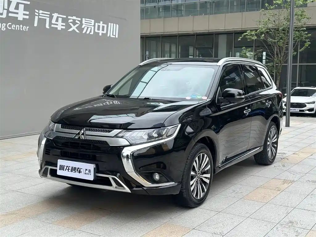 Outlander 2021 2.4L four-wheel drive exclusive version 7 seats купить на сайте DeffCars