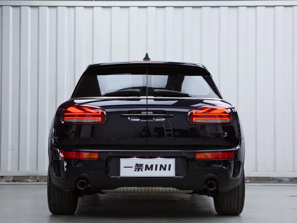 MINI CLUBMAN 2023 2.0T COOPER S Connoisseur купить на сайте DeffCars
