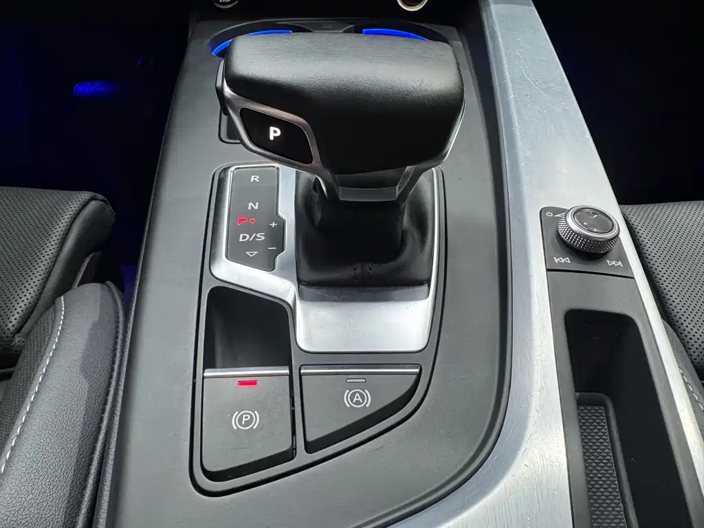 Audi A4L 2020 40 TFSI Fashionable and Dynamic купить на сайте DeffCars