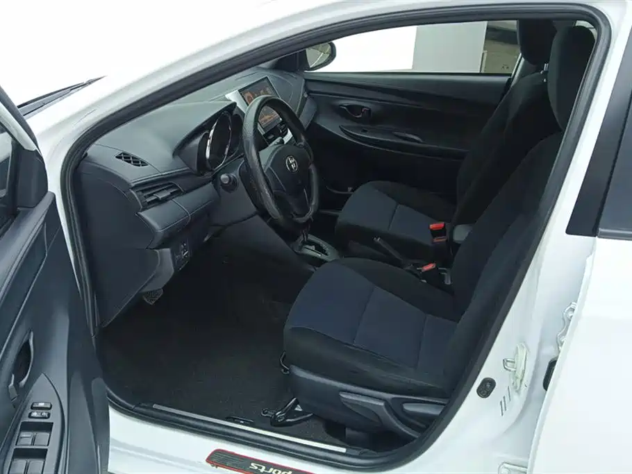 YARiS L 2017 1.5E CVT Charming Edition купить на сайте DeffCars