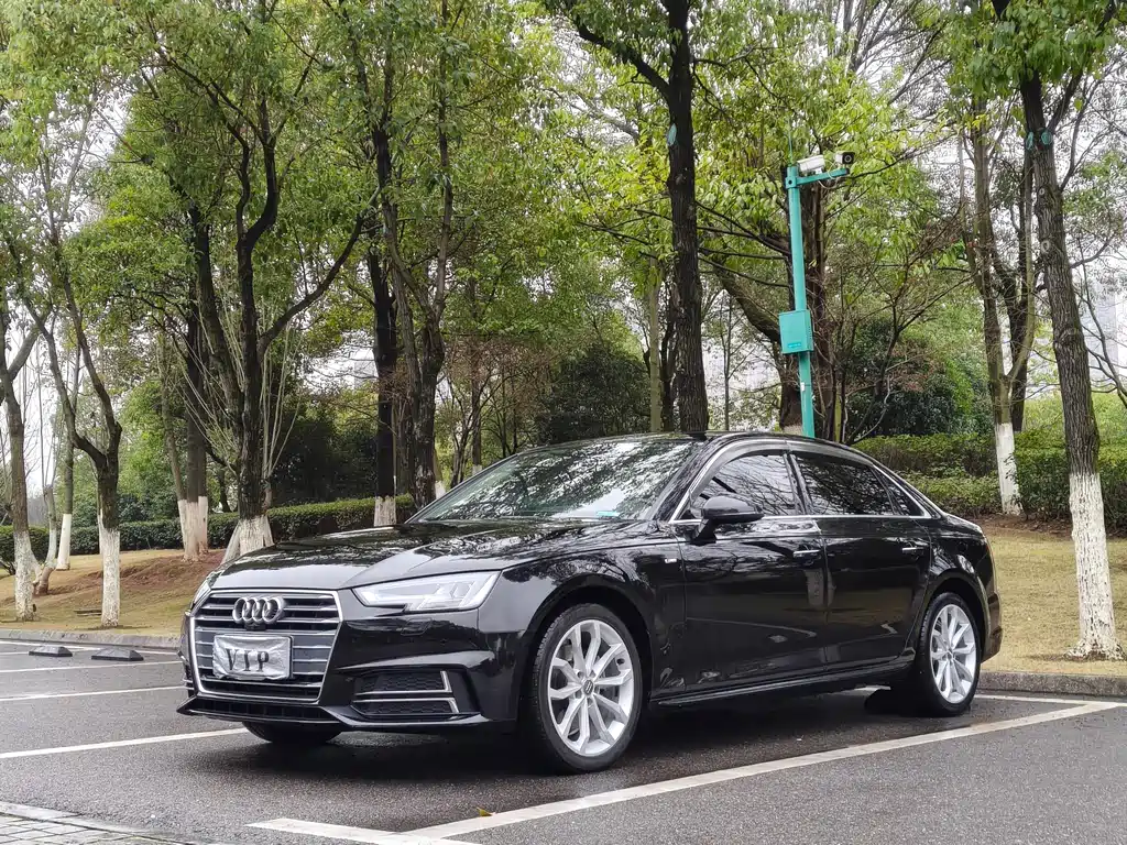 Audi A4L 2018 30th Anniversary Model 40 TFSI Fashion Model купить на сайте DeffCars