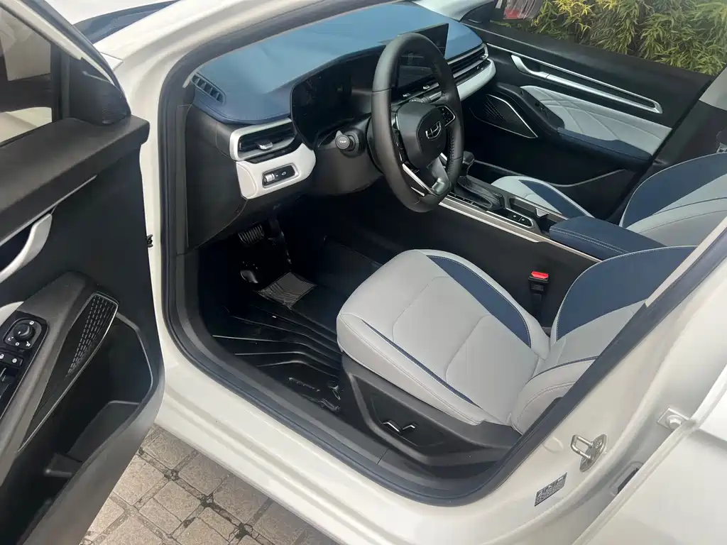 Emgrand 2022 4th generation 1.5L CVT flagship model купить на сайте DeffCars