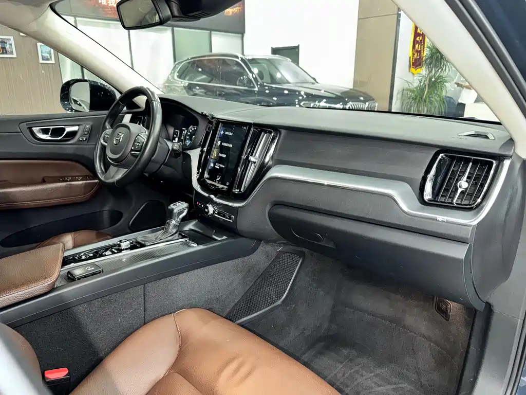 Volvo XC60 2020 T5 four-wheel drive Zhiyi Luxury Edition купить на сайте DeffCars