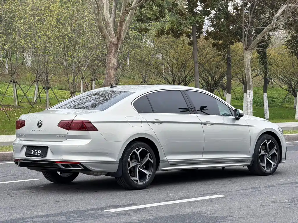 Magotan 2023 2 million commemorative edition 330TSI DSG leading model купить на сайте DeffCars