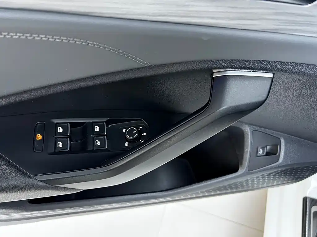 Sagitar 2024 300TSI DSG Super Edition купить на сайте DeffCars