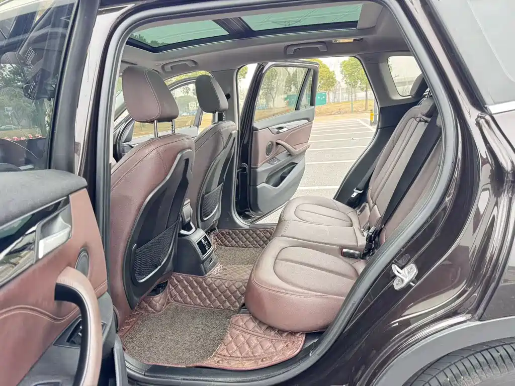 BMW X1 2020 sDrive20Li Exclusive Model купить на сайте DeffCars