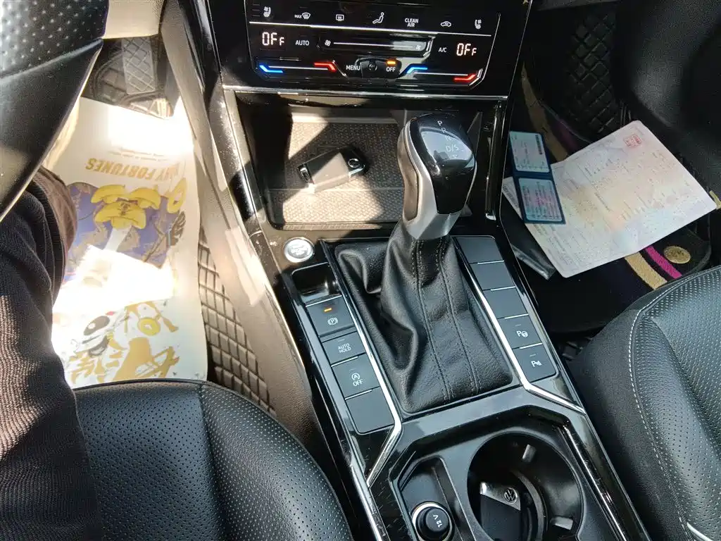Passat 2022 330TSI Deluxe Edition купить на сайте DeffCars