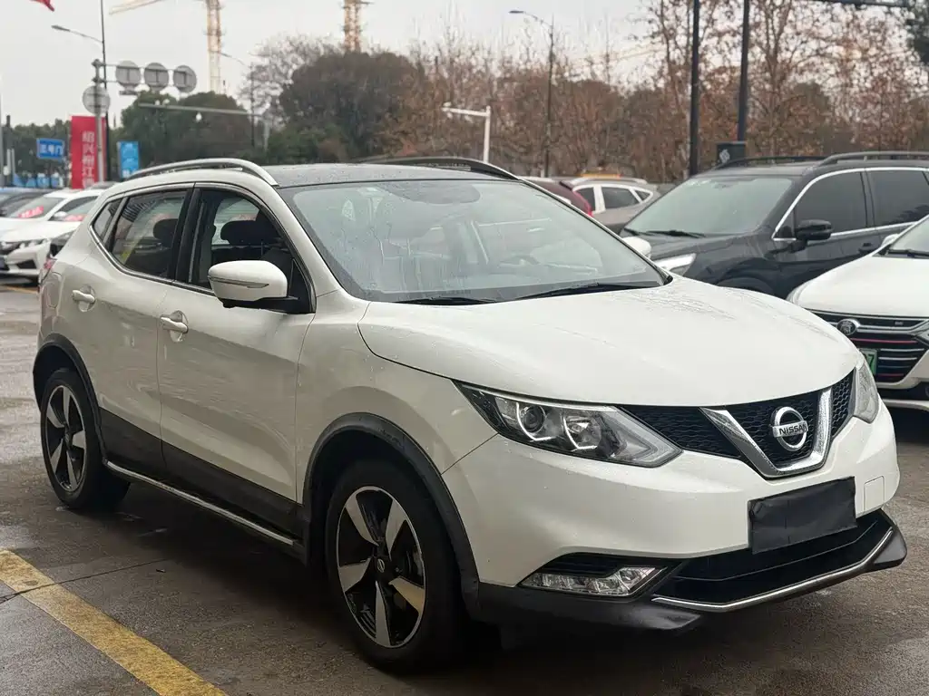 Qashqai 2017 2.0L CVT Deluxe Edition National V купить на сайте DeffCars
