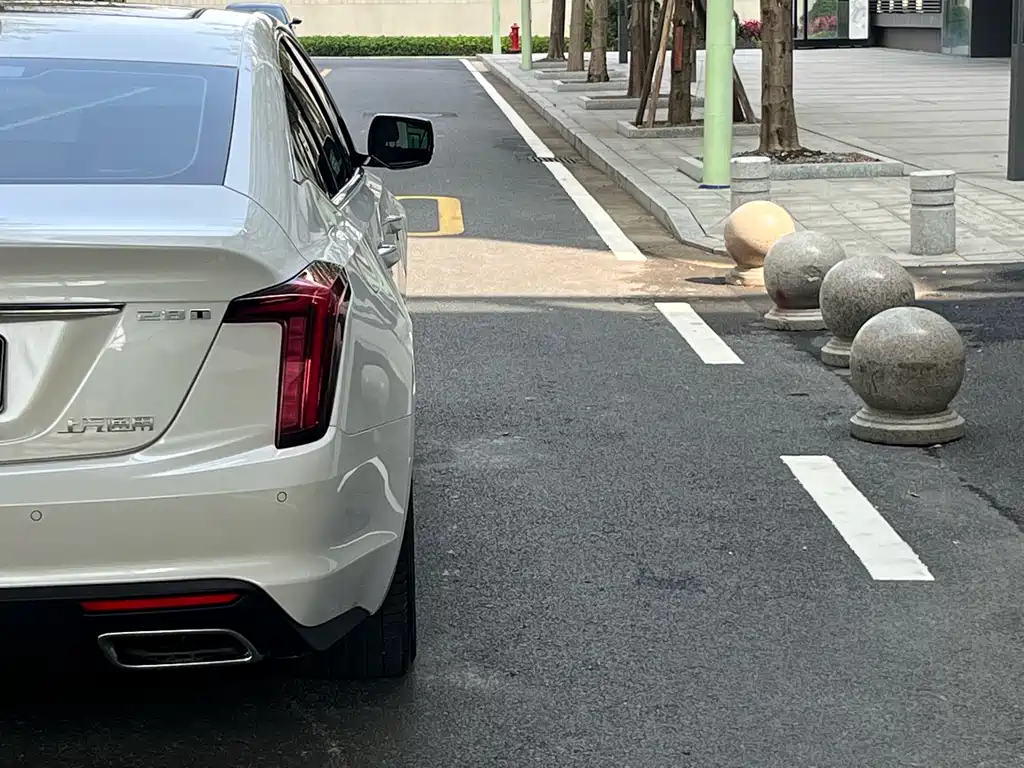 Cadillac CT5 2024 28T Luxury Pro купить на сайте DeffCars