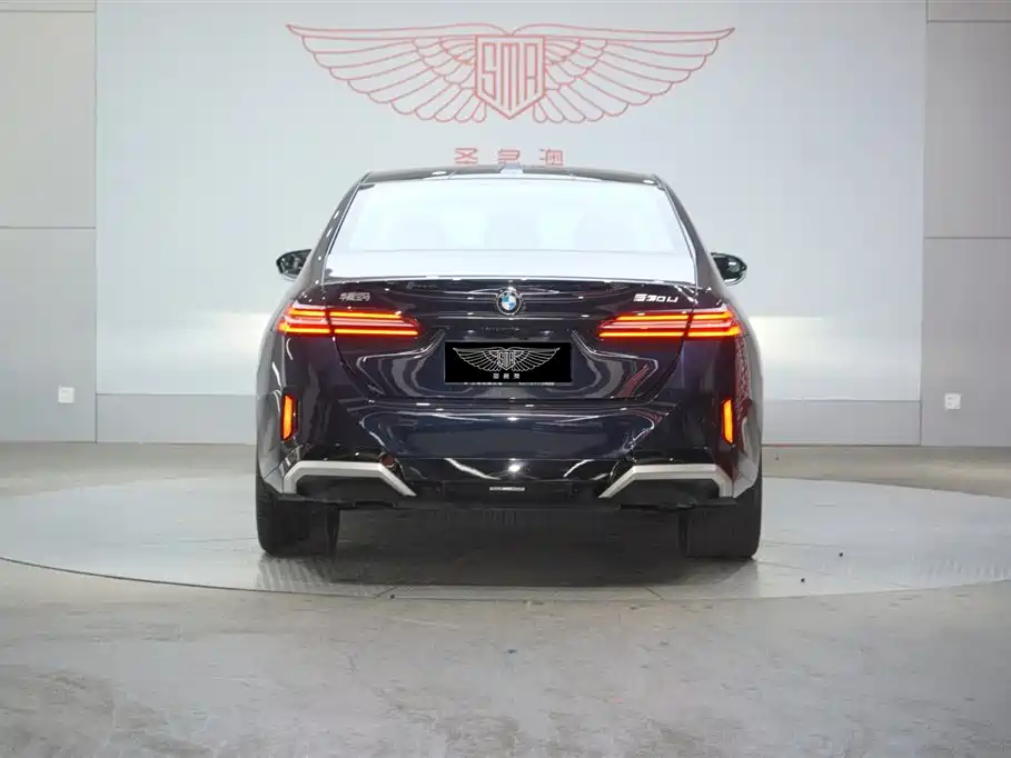 BMW 5 Series 2025 530Li Exclusive M Sports Package купить на сайте DeffCars