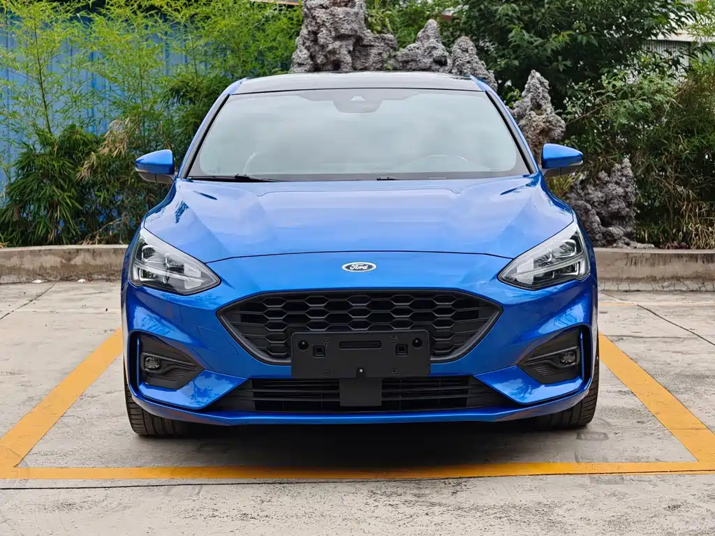 Focus 2021 Three-Car EcoBoost 180 Automatic ST Line купить на сайте DeffCars