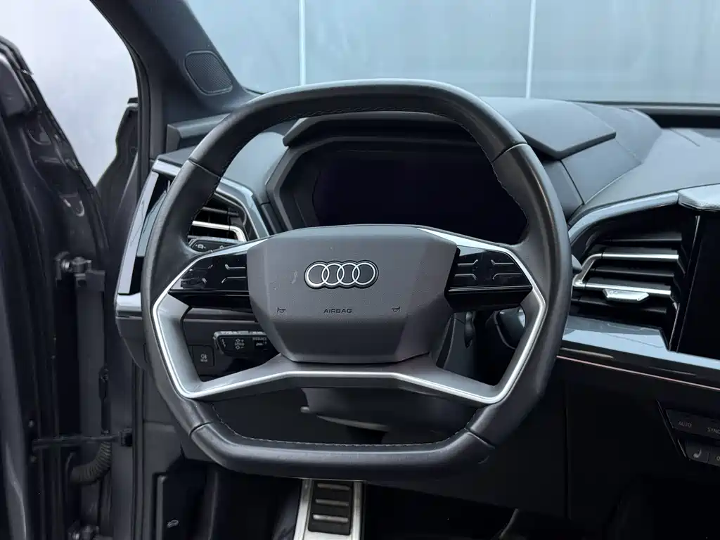 Audi Q5 e-tron 2022 model 40 e-tron star type mecha suit daily version купить на сайте DeffCars