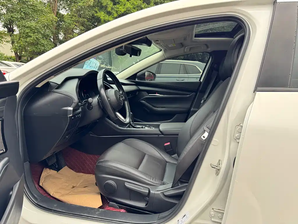 Mazda3 Angkesela 2021 2.0L Automatic Premium Edition купить на сайте DeffCars