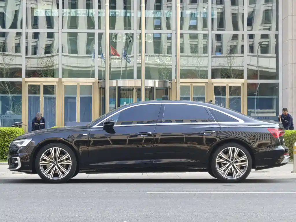 Audi A6L 2024 45 TFSI Premium Dynamic Model купить на сайте DeffCars