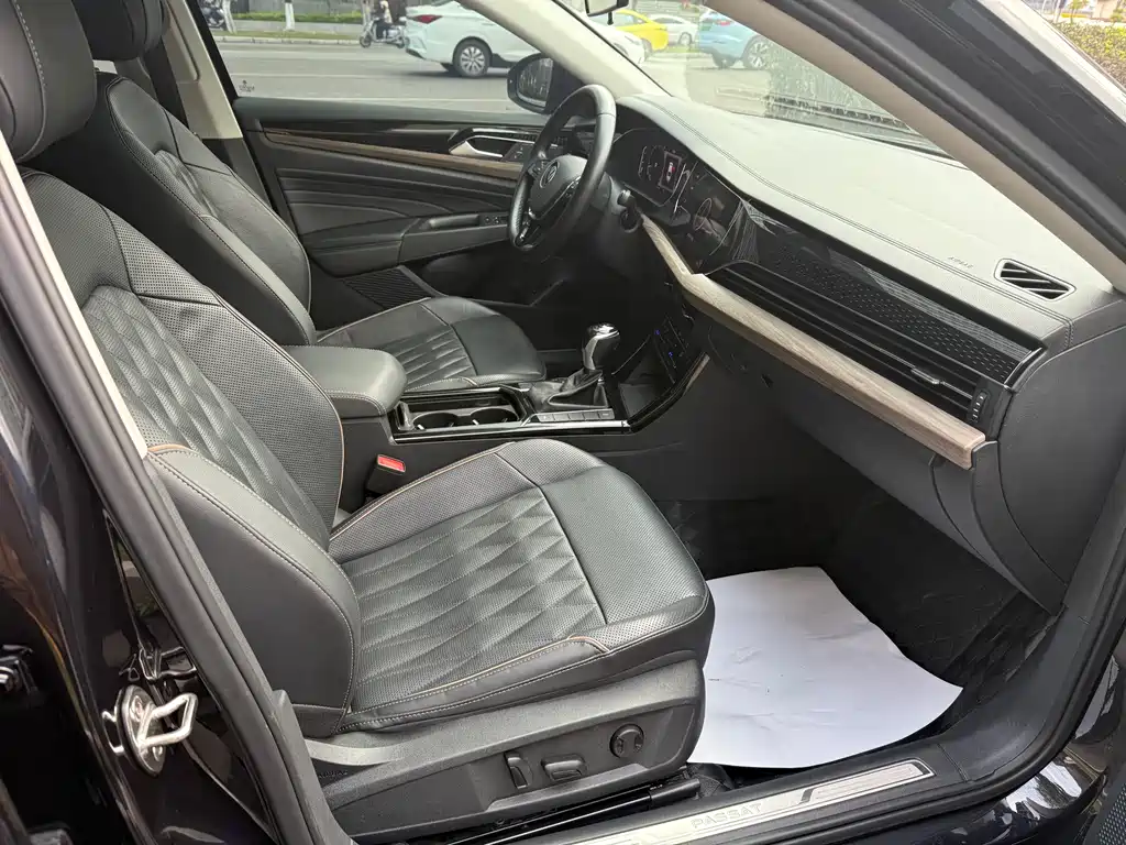 Passat 2020 330TSI Deluxe Edition National VI купить на сайте DeffCars