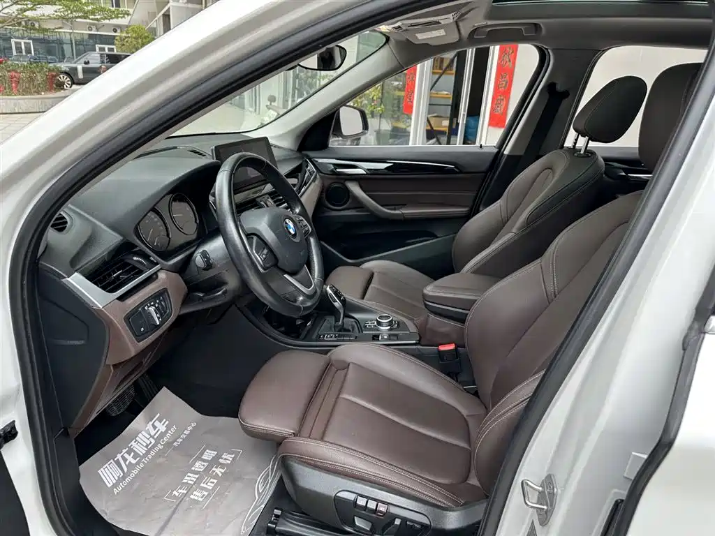 BMW X1 2020 sDrive25Li Leading Model купить на сайте DeffCars